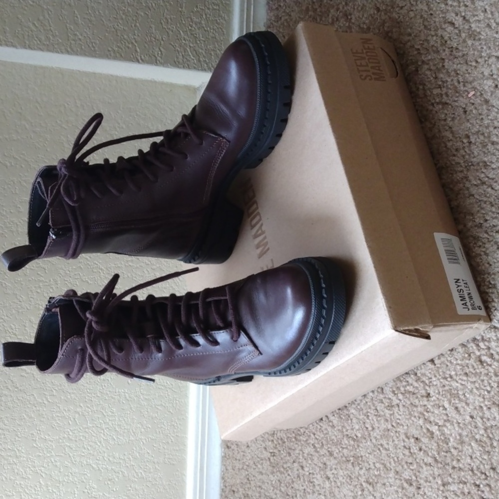 Steve Madden leather combat boot